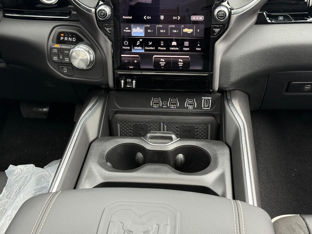 Ram 1500 Vehicle Full-screen Gallery Image 07
