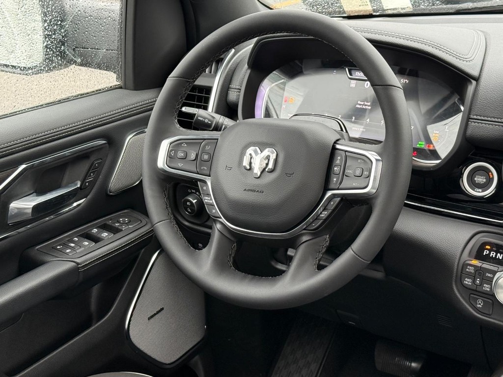 Ram 1500 Vehicle Full-screen Gallery Image 08