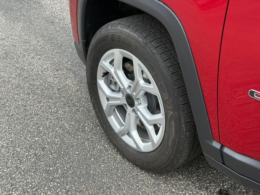 Jeep Compass Vehicle Full-screen Gallery Image 14