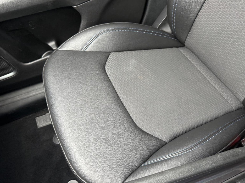 Jeep Compass Vehicle Full-screen Gallery Image 20