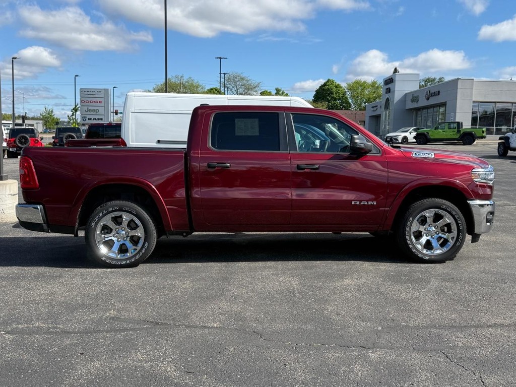 Ram 1500 Vehicle Full-screen Gallery Image 02