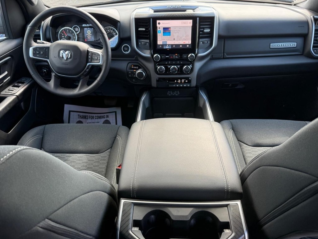 Ram 1500 Vehicle Full-screen Gallery Image 08
