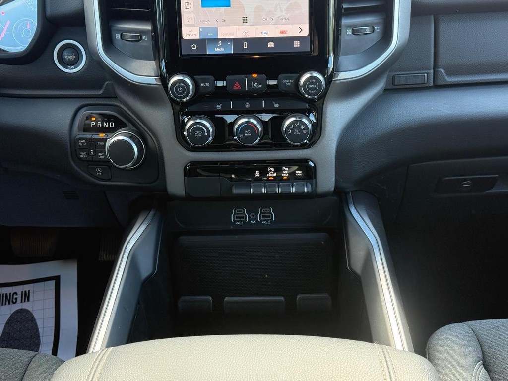 Ram 1500 Vehicle Full-screen Gallery Image 10