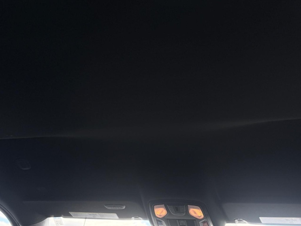 Ram 1500 Vehicle Full-screen Gallery Image 13