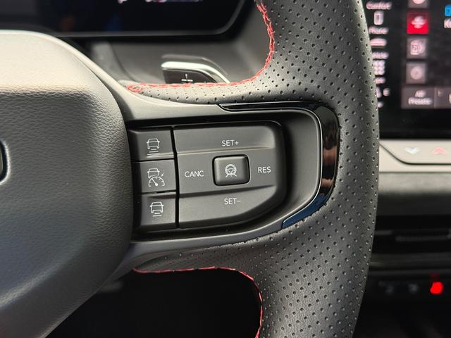 Dodge Charger Vehicle Full-screen Gallery Image 14