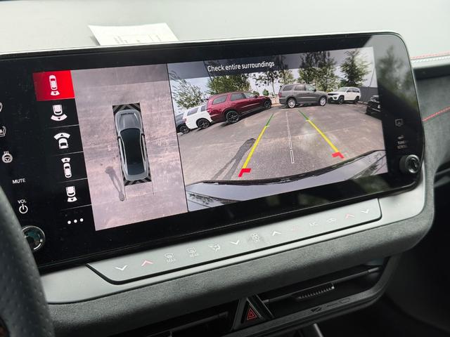 Dodge Charger Vehicle Full-screen Gallery Image 16