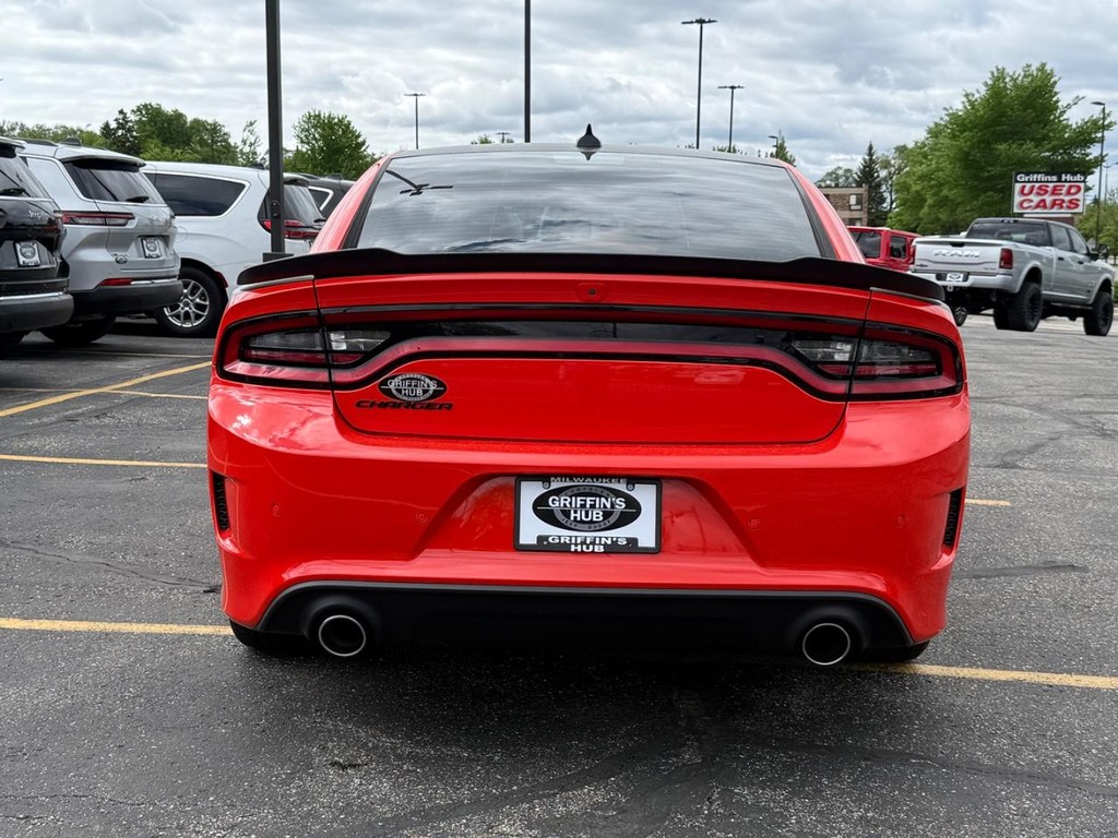 Dodge Charger Vehicle Full-screen Gallery Image 04
