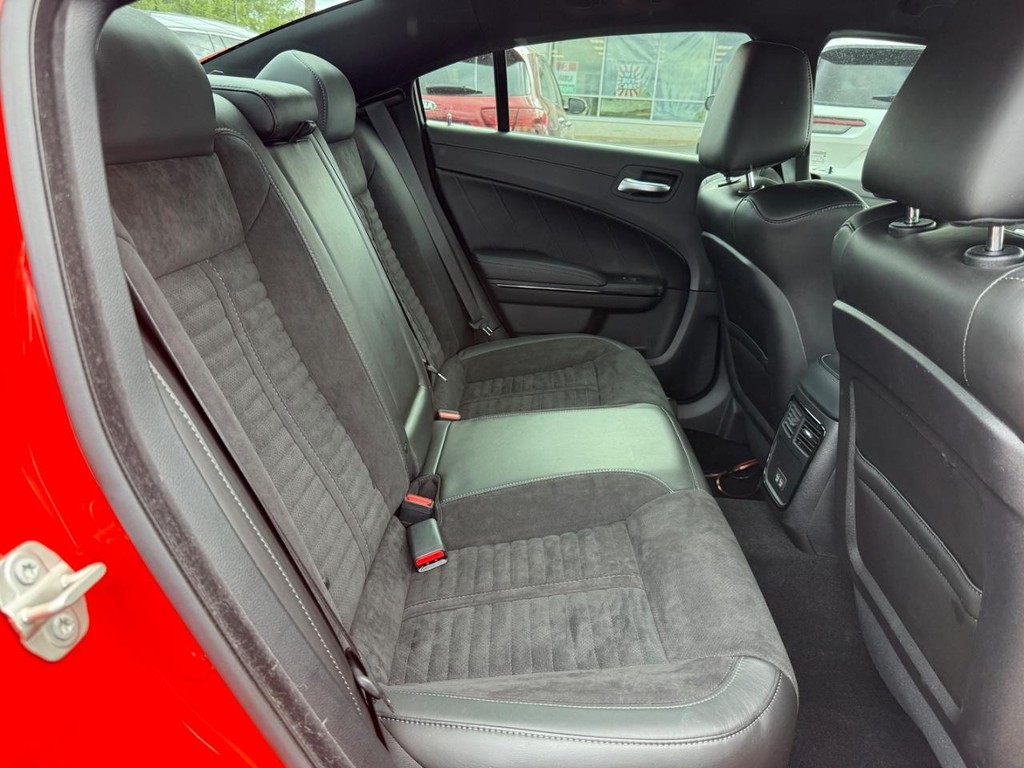 Dodge Charger Vehicle Full-screen Gallery Image 07