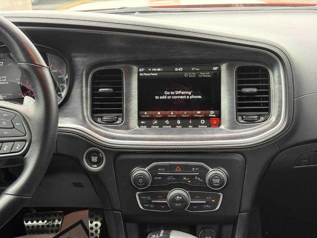 Dodge Charger Vehicle Full-screen Gallery Image 09