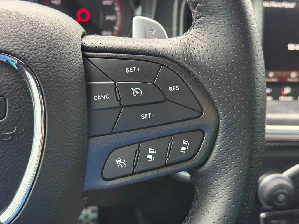 Dodge Charger Vehicle Full-screen Gallery Image 16