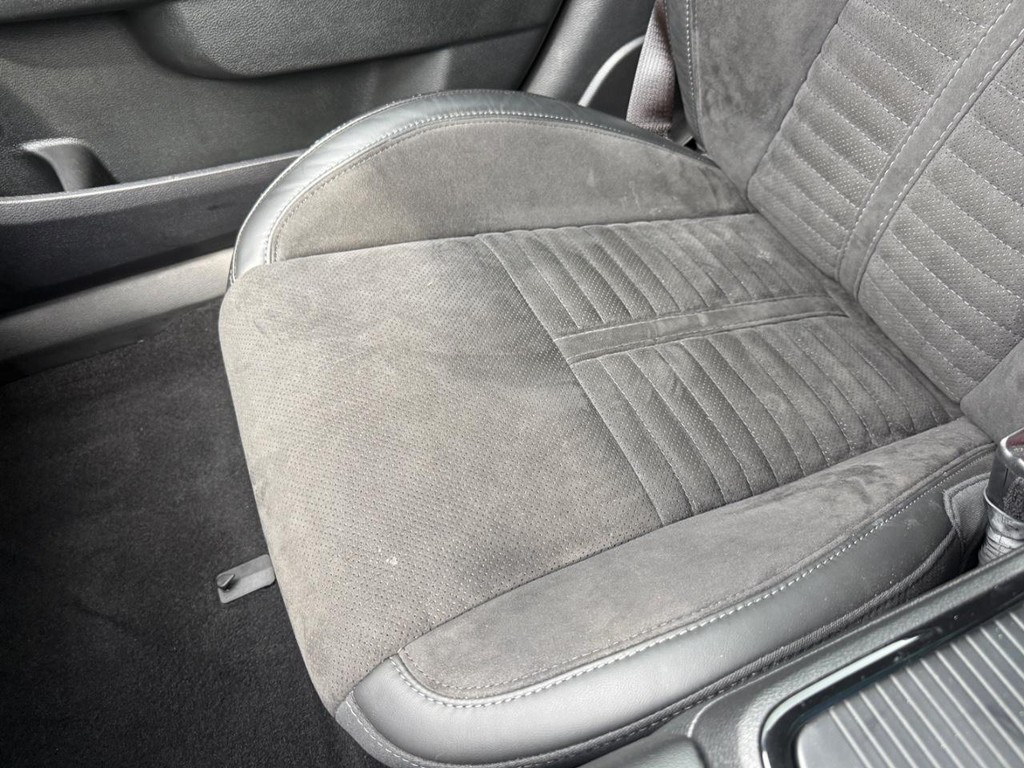 Dodge Charger Vehicle Full-screen Gallery Image 20
