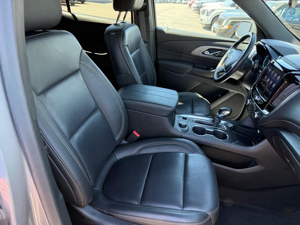 Chevrolet Traverse Vehicle Full-screen Gallery Image 03