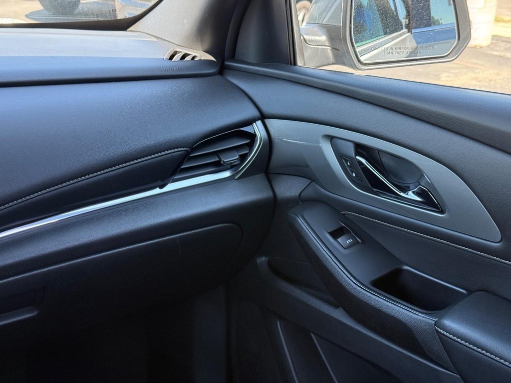 Chevrolet Traverse Vehicle Full-screen Gallery Image 10