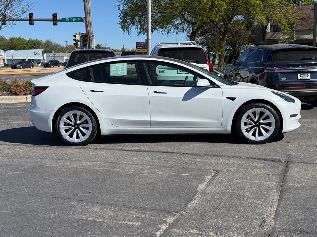 Tesla Model 3 Vehicle Full-screen Gallery Image 02