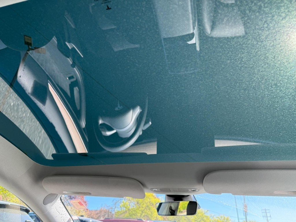 Tesla Model 3 Vehicle Full-screen Gallery Image 13