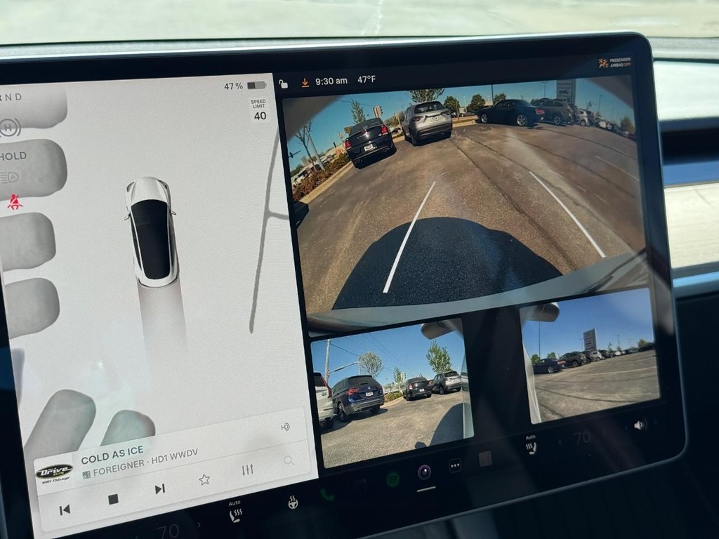 Tesla Model 3 Vehicle Full-screen Gallery Image 18