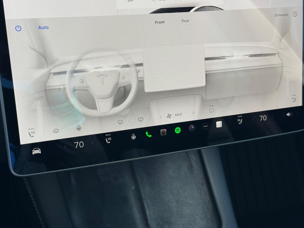 Tesla Model 3 Vehicle Full-screen Gallery Image 19