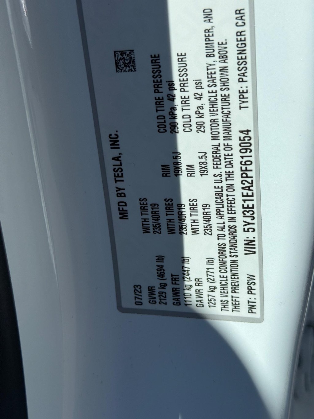 Tesla Model 3 Vehicle Full-screen Gallery Image 21