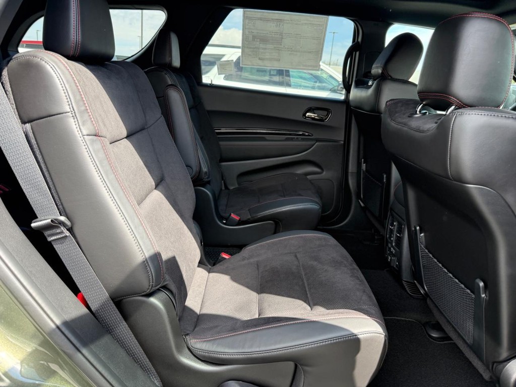 Dodge Durango Vehicle Full-screen Gallery Image 05