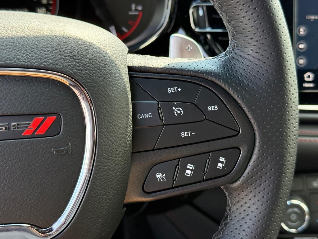 Dodge Durango Vehicle Full-screen Gallery Image 15