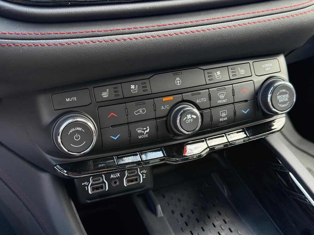 Dodge Durango Vehicle Full-screen Gallery Image 18