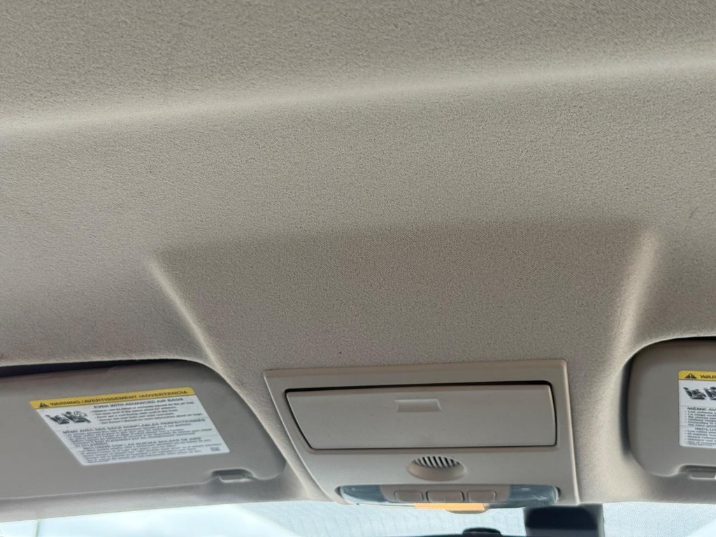 Ford Fiesta Vehicle Full-screen Gallery Image 13