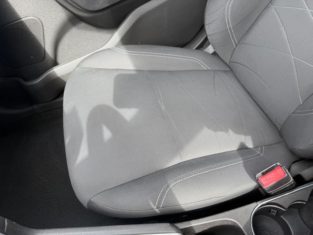 Ford Fiesta Vehicle Full-screen Gallery Image 19