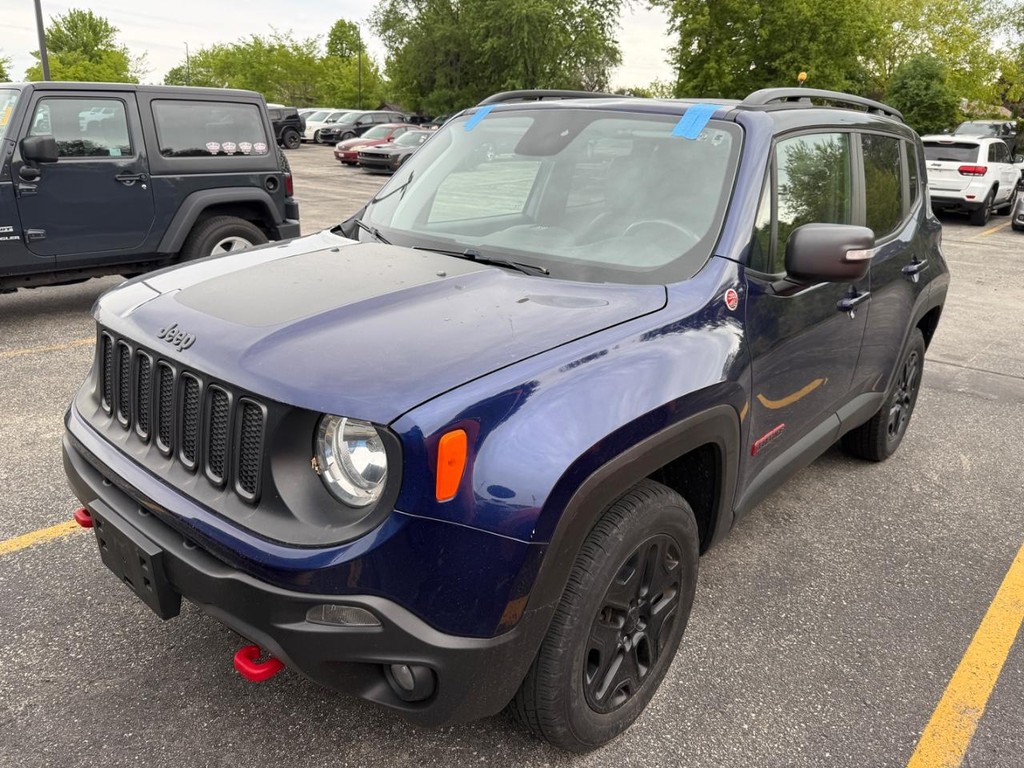 Jeep Renegade Vehicle Full-screen Gallery Image 02