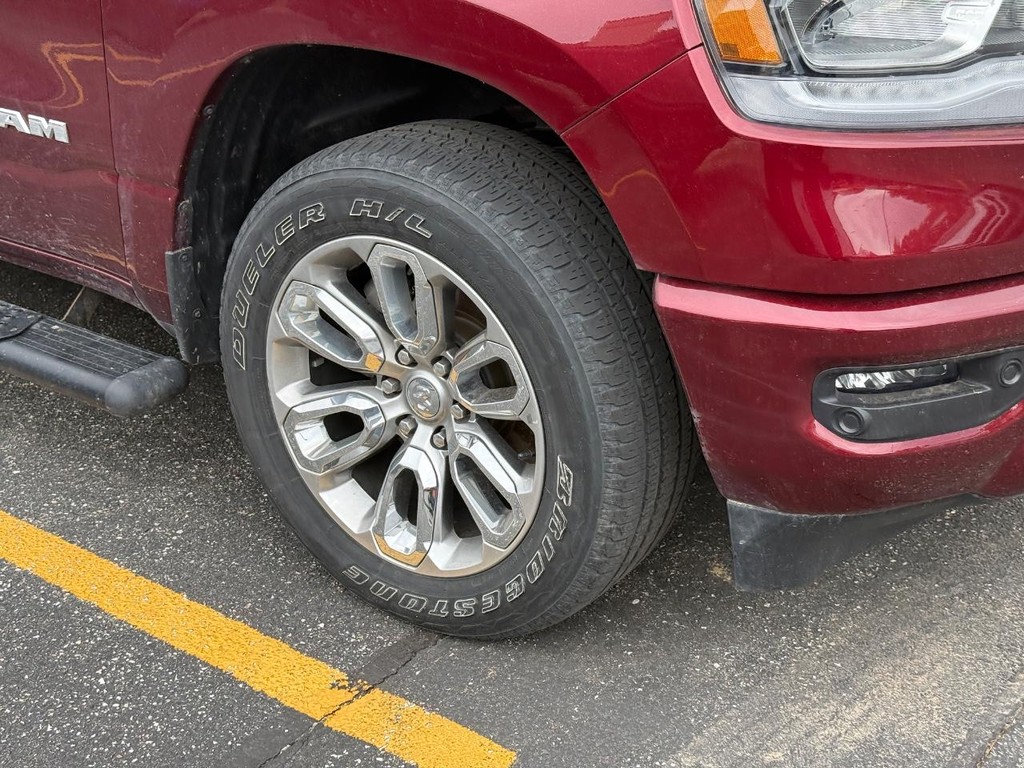 Ram 1500 Vehicle Full-screen Gallery Image 03