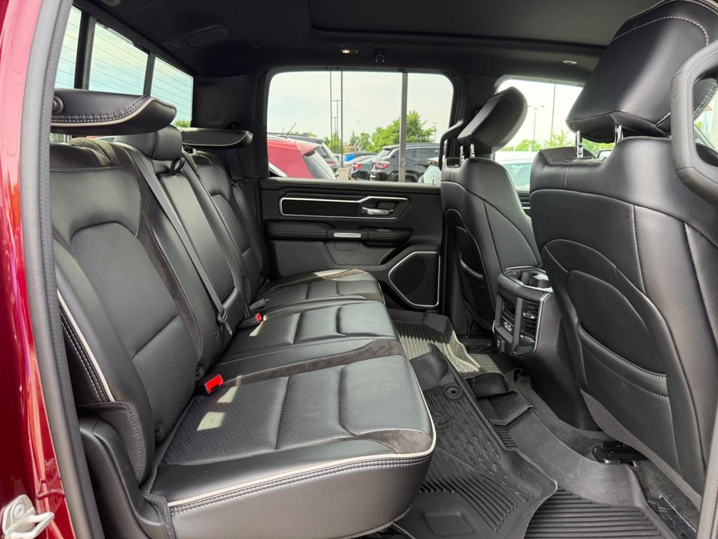 Ram 1500 Vehicle Full-screen Gallery Image 05