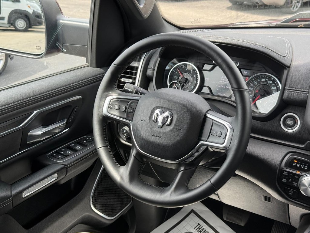 Ram 1500 Vehicle Full-screen Gallery Image 11
