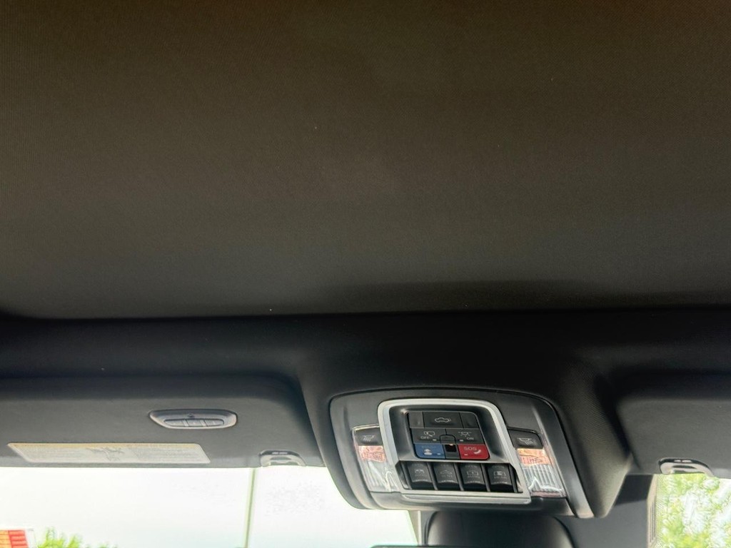 Ram 1500 Vehicle Full-screen Gallery Image 13