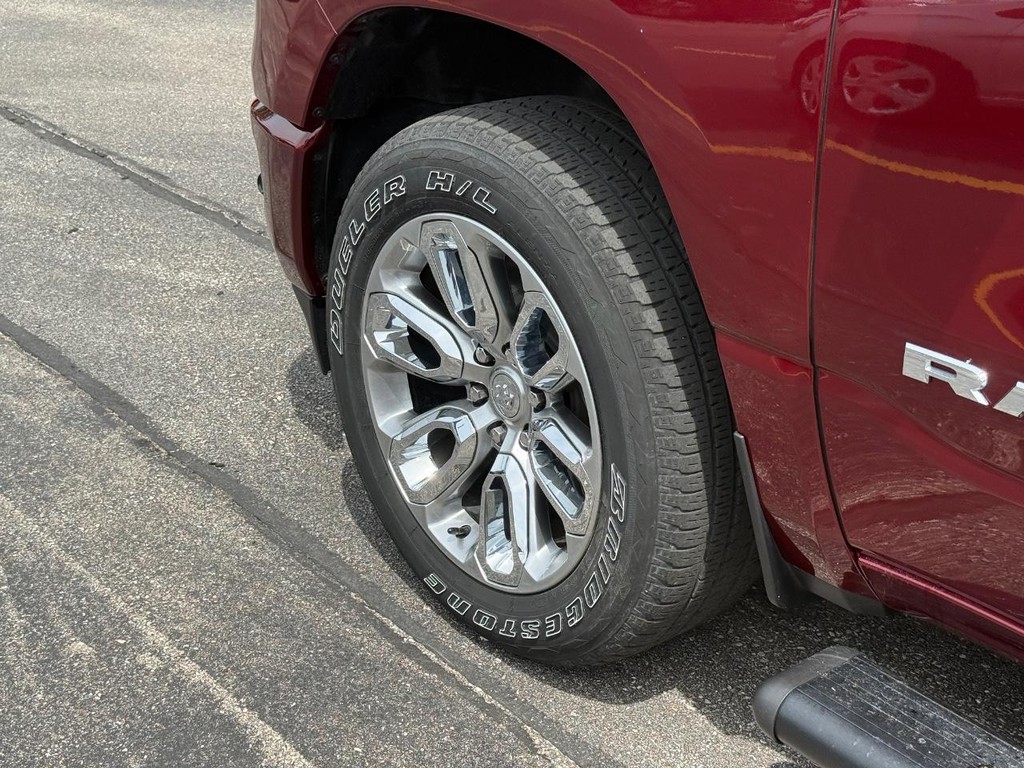Ram 1500 Vehicle Full-screen Gallery Image 14
