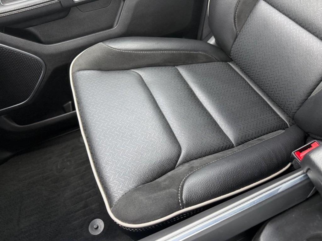 Ram 1500 Vehicle Full-screen Gallery Image 20