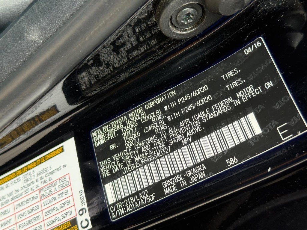 Toyota 4Runner Vehicle Full-screen Gallery Image 22