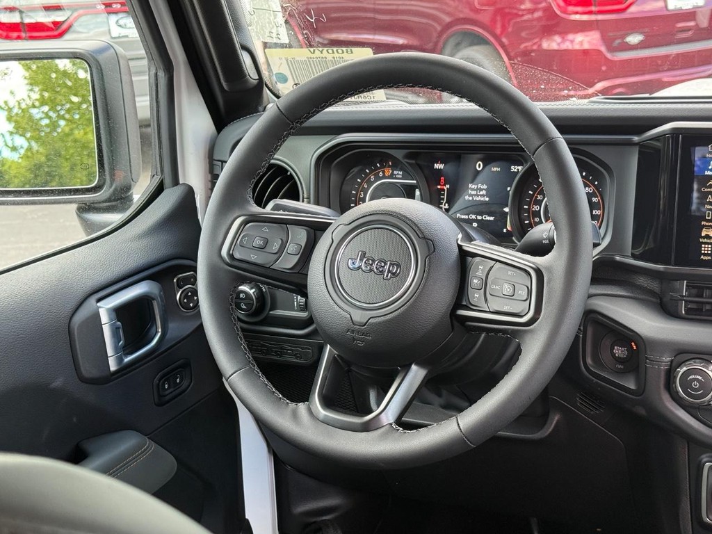 Jeep Gladiator Vehicle Full-screen Gallery Image 09