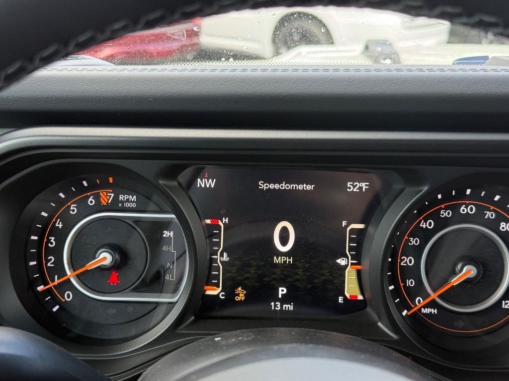 Jeep Gladiator Vehicle Full-screen Gallery Image 15