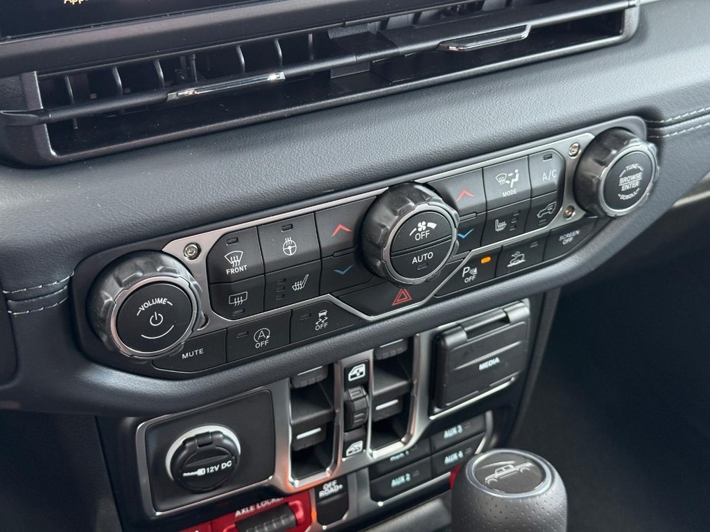 Jeep Gladiator Vehicle Full-screen Gallery Image 17