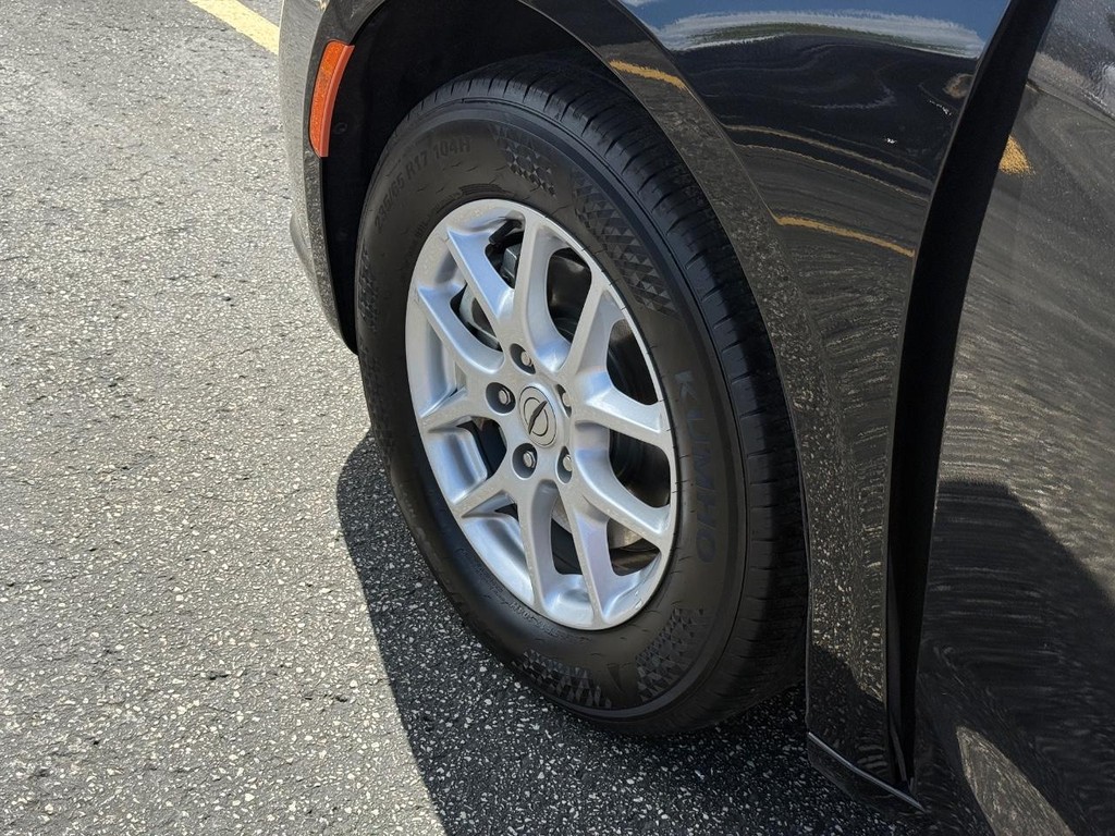 Chrysler Pacifica Vehicle Full-screen Gallery Image 14
