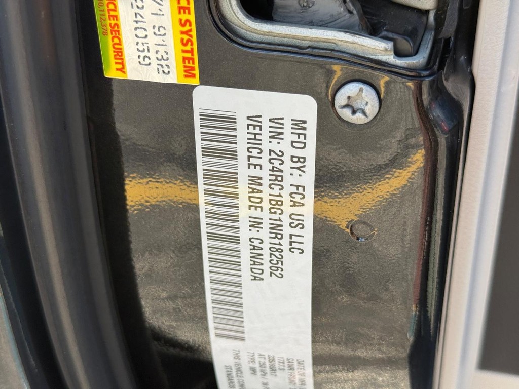 Chrysler Pacifica Vehicle Full-screen Gallery Image 22