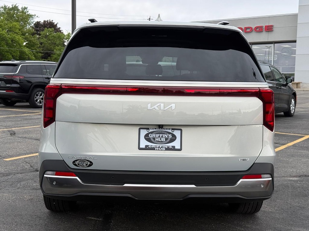 Kia Carnival Hybrid Vehicle Full-screen Gallery Image 04
