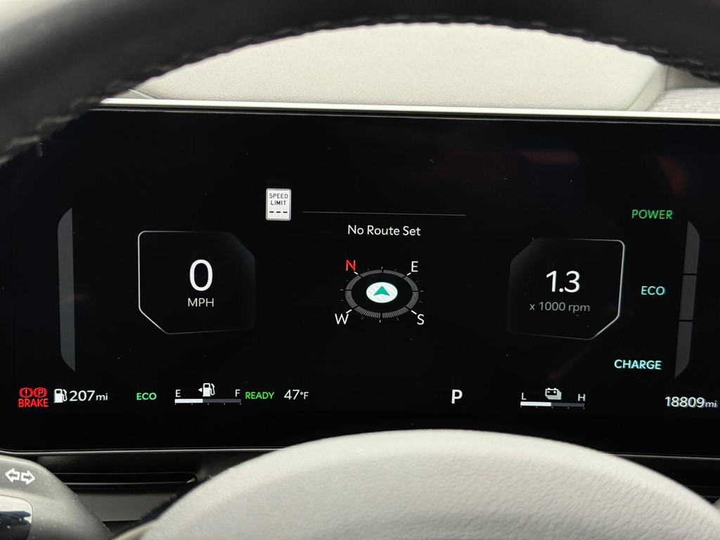 Kia Carnival Hybrid Vehicle Full-screen Gallery Image 14