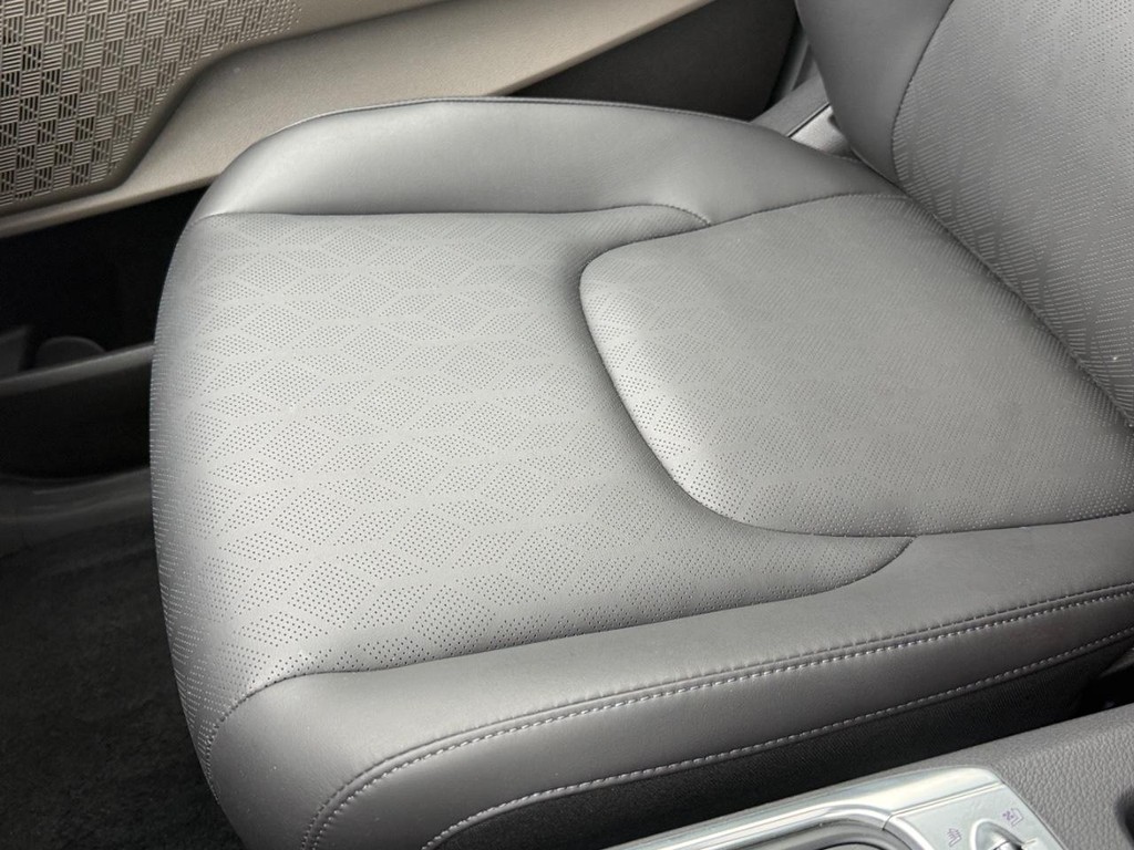 Kia Carnival Hybrid Vehicle Full-screen Gallery Image 18