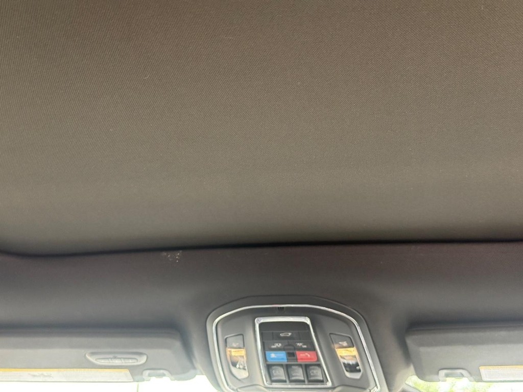 Jeep Grand Cherokee L Vehicle Full-screen Gallery Image 13