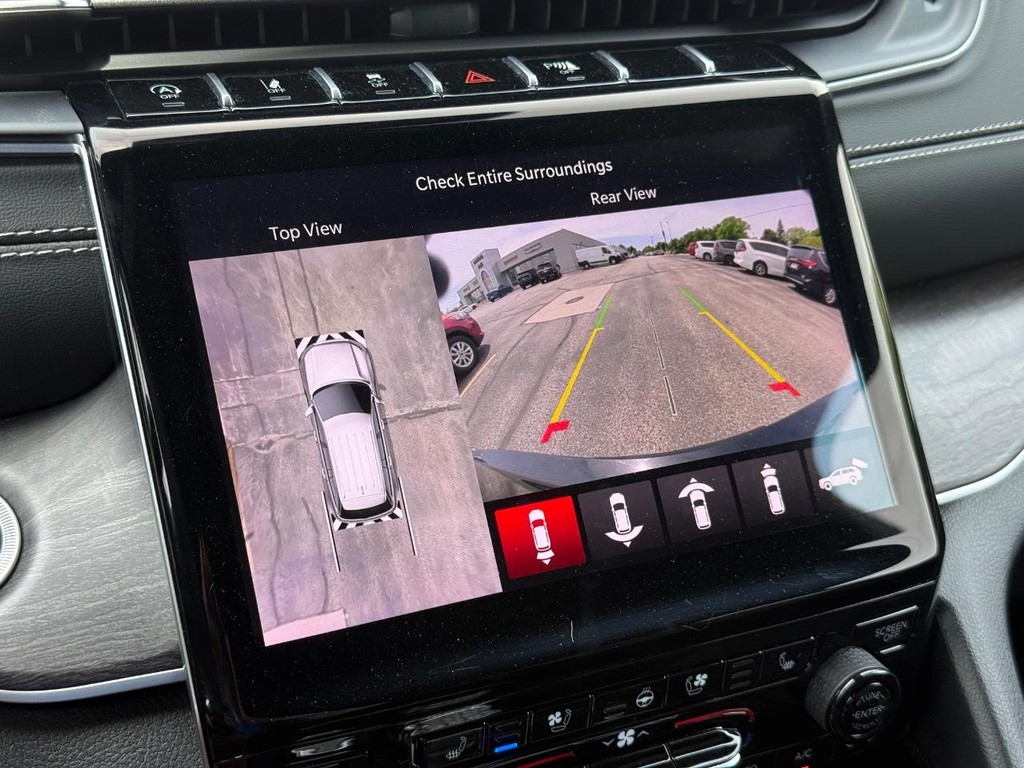 Jeep Grand Cherokee L Vehicle Full-screen Gallery Image 20