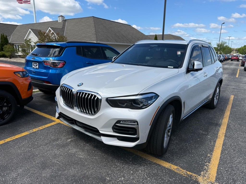 BMW X5 Vehicle Full-screen Gallery Image 02