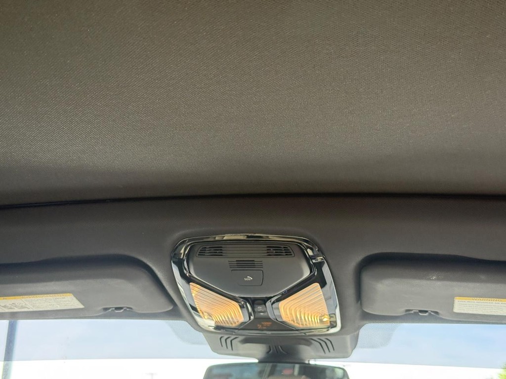 BMW X5 Vehicle Full-screen Gallery Image 11