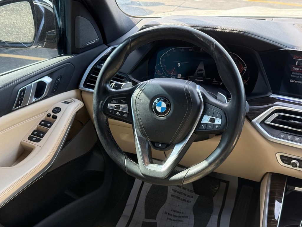 BMW X5 Vehicle Full-screen Gallery Image 13