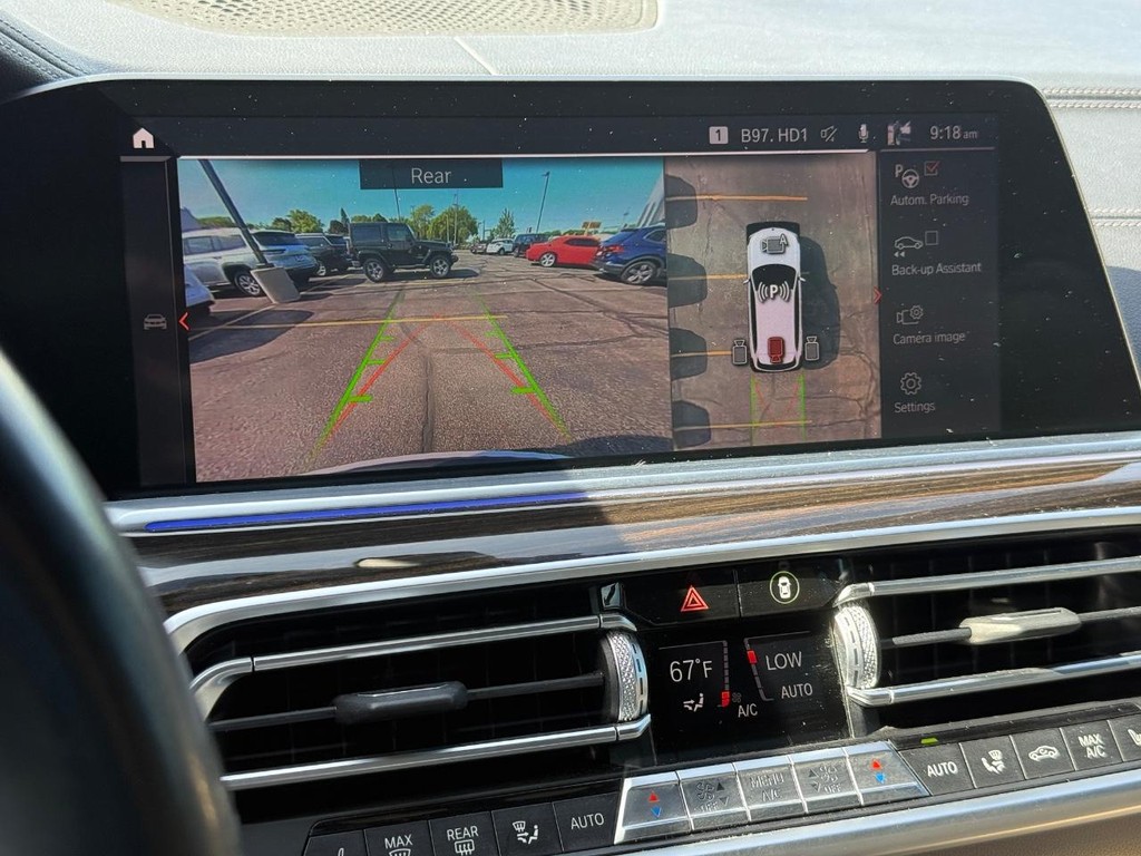 BMW X5 Vehicle Full-screen Gallery Image 18