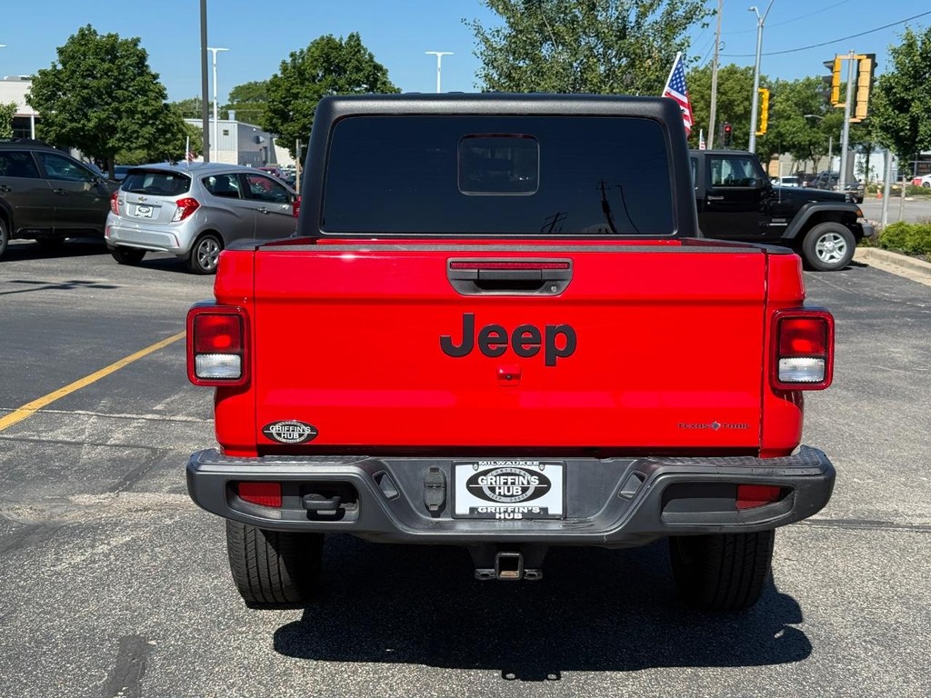 Jeep Gladiator Vehicle Full-screen Gallery Image 04